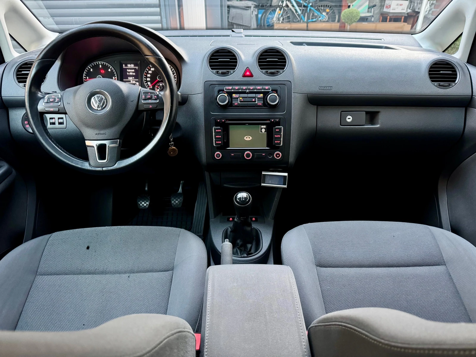VW Caddy 1.6TDi - изображение 9 | Auto.bg VW Caddy 1.6TDi - изображение 9