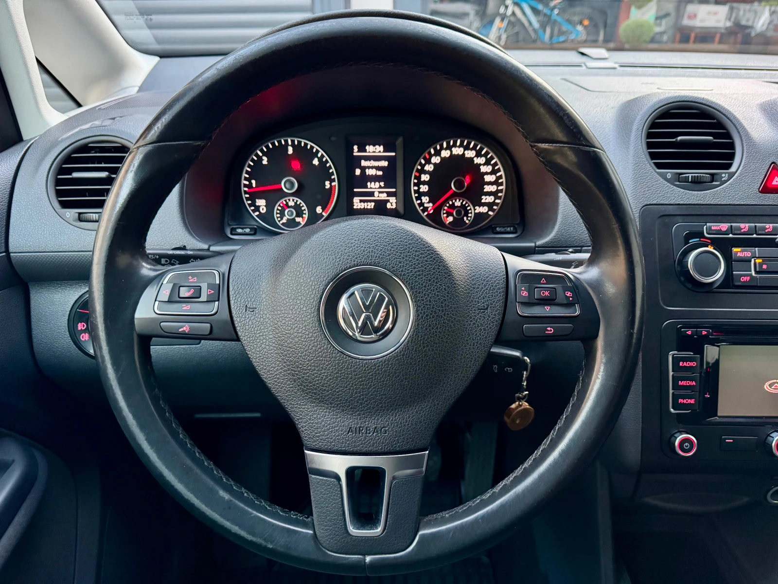 VW Caddy 1.6TDi - изображение 10 | Auto.bg VW Caddy 1.6TDi - изображение 10
