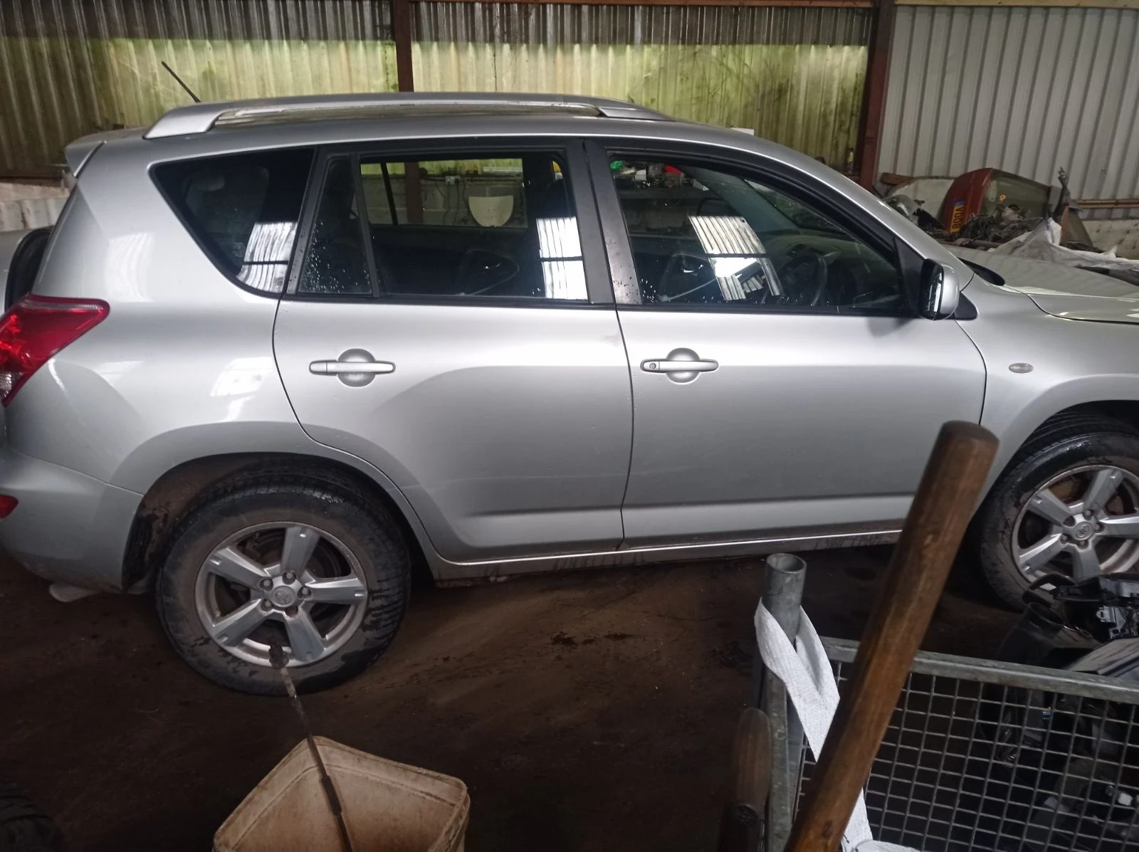 Toyota Rav4 2.0VVTI 150 kc - изображение 6 | Auto.bg Toyota Rav4 2.0VVTI 150 kc - изображение 6