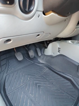 Renault Kangoo 1.5dci 82кс - 2200 € - 45135627 11 | Car24.bg Renault Kangoo 1.5dci 82кс - 2200 € - 45135627 11
