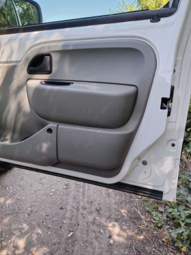 Renault Kangoo 1.5dci 82кс - 2200 € - 45135627 17 | Car24.bg Renault Kangoo 1.5dci 82кс - 2200 € - 45135627 17