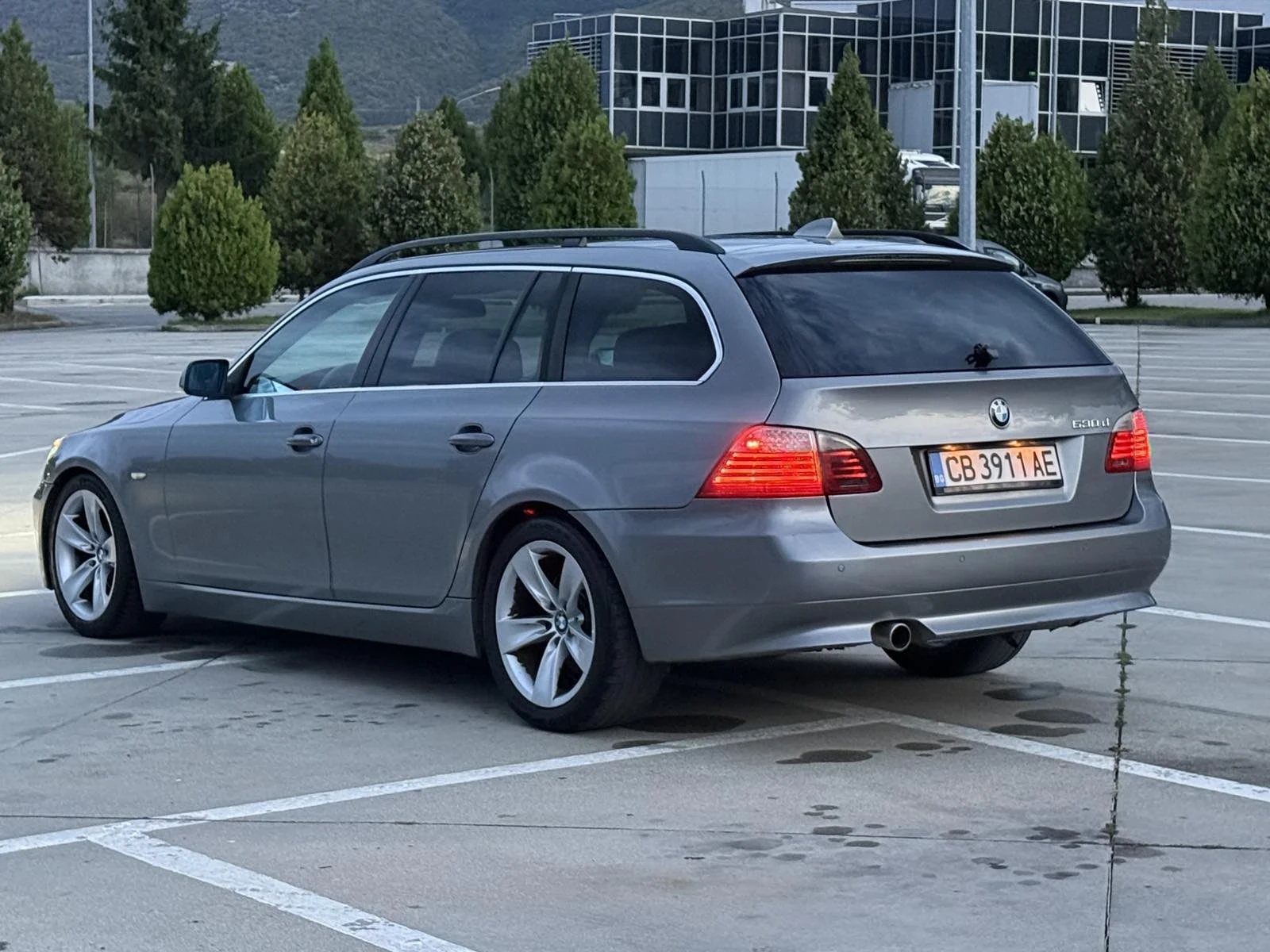 BMW 530 ФЕЙСЛИФТ!!! ПАНОРАМА!!! ЛИЗИНГ!!!  - изображение 4 | Auto.bg BMW 530 ФЕЙСЛИФТ!!! ПАНОРАМА!!! ЛИЗИНГ!!!  - изображение 4