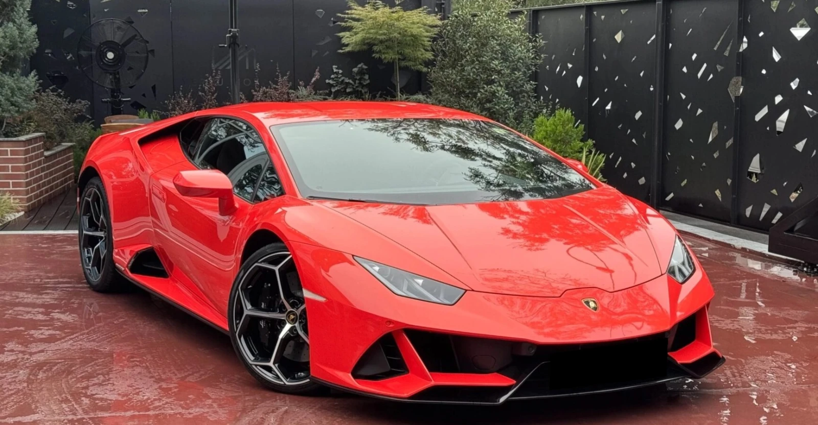 Lamborghini Huracan EVO 5.2 V10 AWD | Auto.bg — изображение 1 Lamborghini Huracan EVO 5.2 V10 AWD | Auto.bg — изображение 1