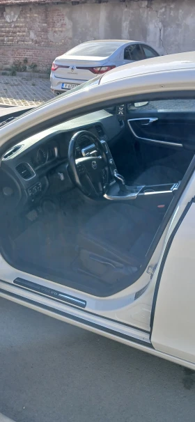 Volvo V60 - 6900 € - 91437220 7 | Car24.bg Volvo V60 - 6900 € - 91437220 7