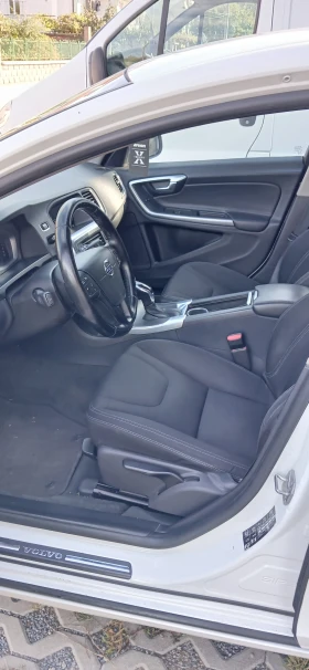 Volvo V60 - 6900 € - 91437220 11 | Car24.bg Volvo V60 - 6900 € - 91437220 11