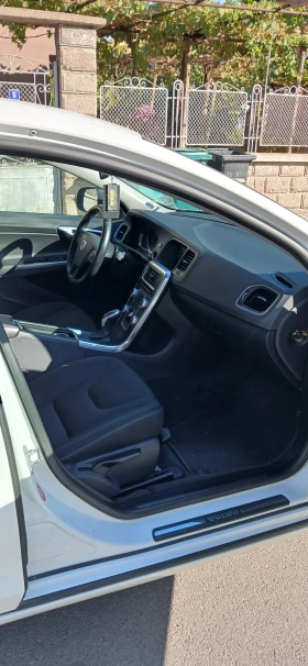 Volvo V60 - 6900 € - 91437220 8 | Car24.bg Volvo V60 - 6900 € - 91437220 8
