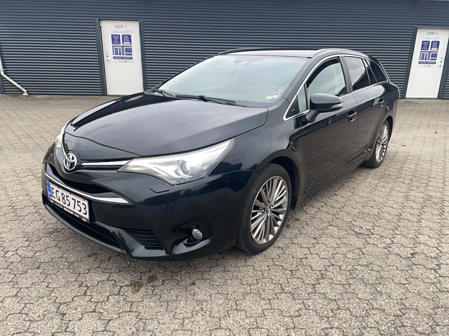 Toyota Avensis T2 Premium 1.8 Бензин | Auto.bg — изображение 1 Toyota Avensis T2 Premium 1.8 Бензин | Auto.bg — изображение 1