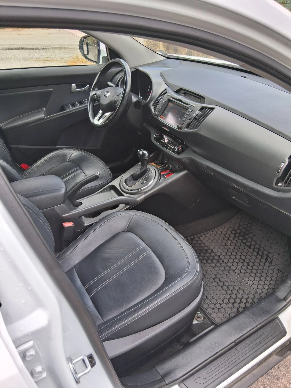 Kia Sportage 2.0 CRDI 4x4 - изображение 7 | Auto.bg Kia Sportage 2.0 CRDI 4x4 - изображение 7