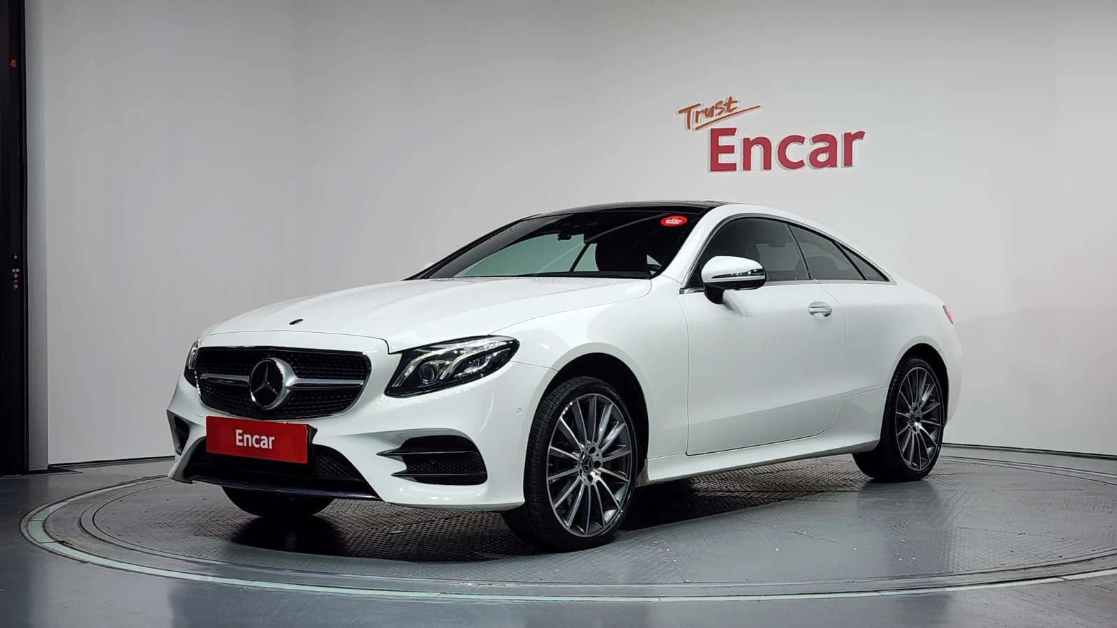 Mercedes-Benz E 400 4MATIC Coupe | Auto.bg — изображение 1 Mercedes-Benz E 400 4MATIC Coupe | Auto.bg — изображение 1