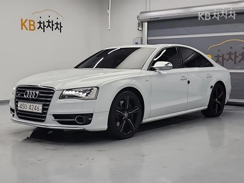 Audi S8 B&O* CARBON* МАСАЖ* ОБДУХ* 360* DISTR - 18500 € / 36182.85 лв. - 44455723 1 | Car24.bg Audi S8 B&O* CARBON* МАСАЖ* ОБДУХ* 360* DISTR - 18500 € / 36182.85 лв. - 44455723 1