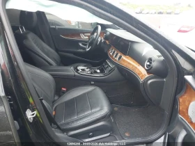 Mercedes-Benz E 400 * 4MATIC * CARFAX * ОПЦИЯ ЗА ФИНАНСИРАНЕ | Auto.bg — изображение 5 Mercedes-Benz E 400 * 4MATIC * CARFAX * ОПЦИЯ ЗА ФИНАНСИРАНЕ | Auto.bg — изображение 5