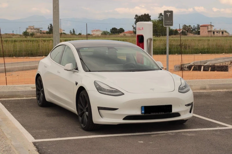 Tesla Model 3 Performance - 24000 € / 46939.92 лв. - 24361268 1 | Car24.bg Tesla Model 3 Performance - 24000 € / 46939.92 лв. - 24361268 1