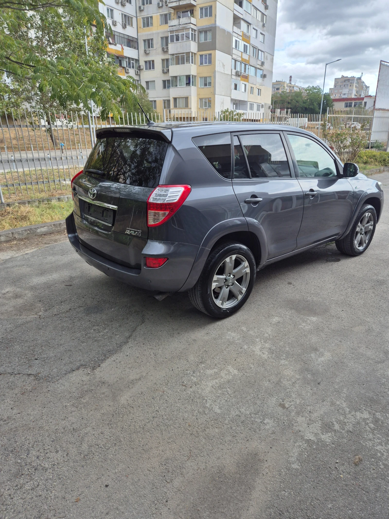 Toyota Rav4 2.2 куб 4?4 150 КС Перфектен джип - изображение 5 | Auto.bg Toyota Rav4 2.2 куб 4?4 150 КС Перфектен джип - изображение 5