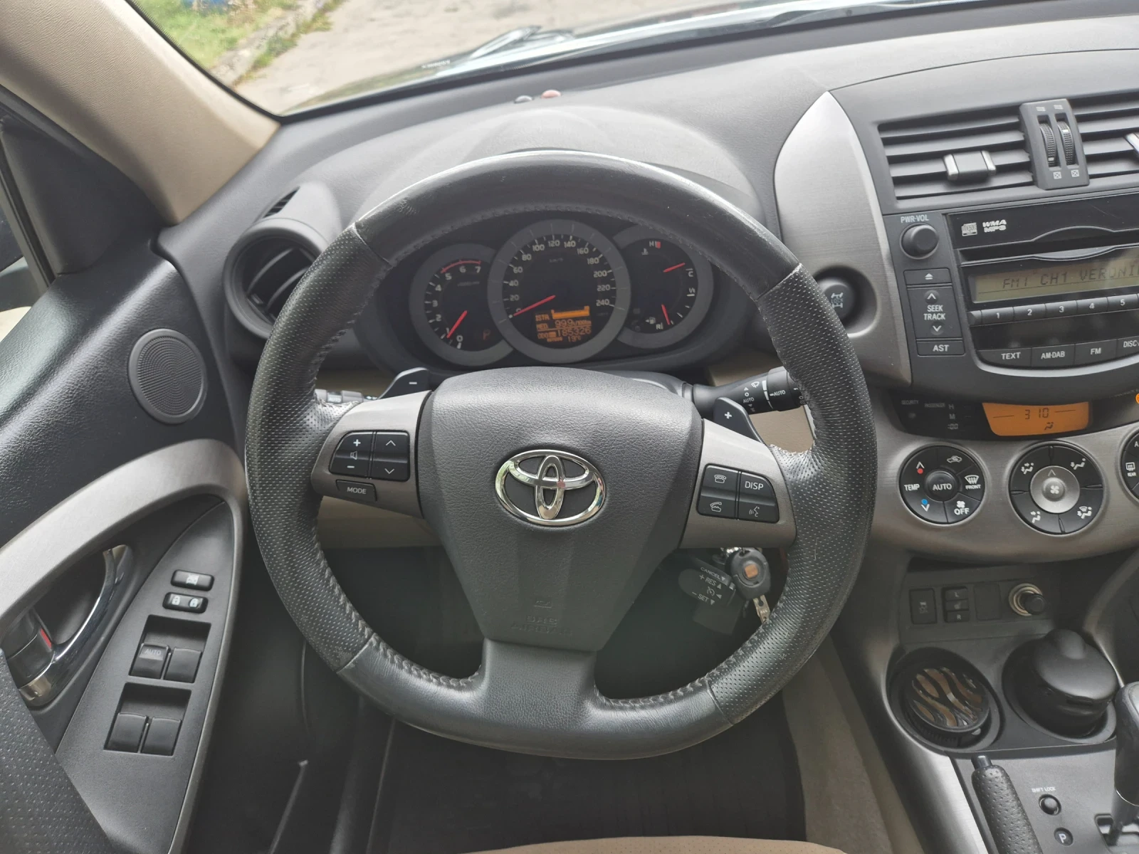 Toyota Rav4 2.2 куб 4?4 150 КС Перфектен джип - изображение 9 | Auto.bg Toyota Rav4 2.2 куб 4?4 150 КС Перфектен джип - изображение 9