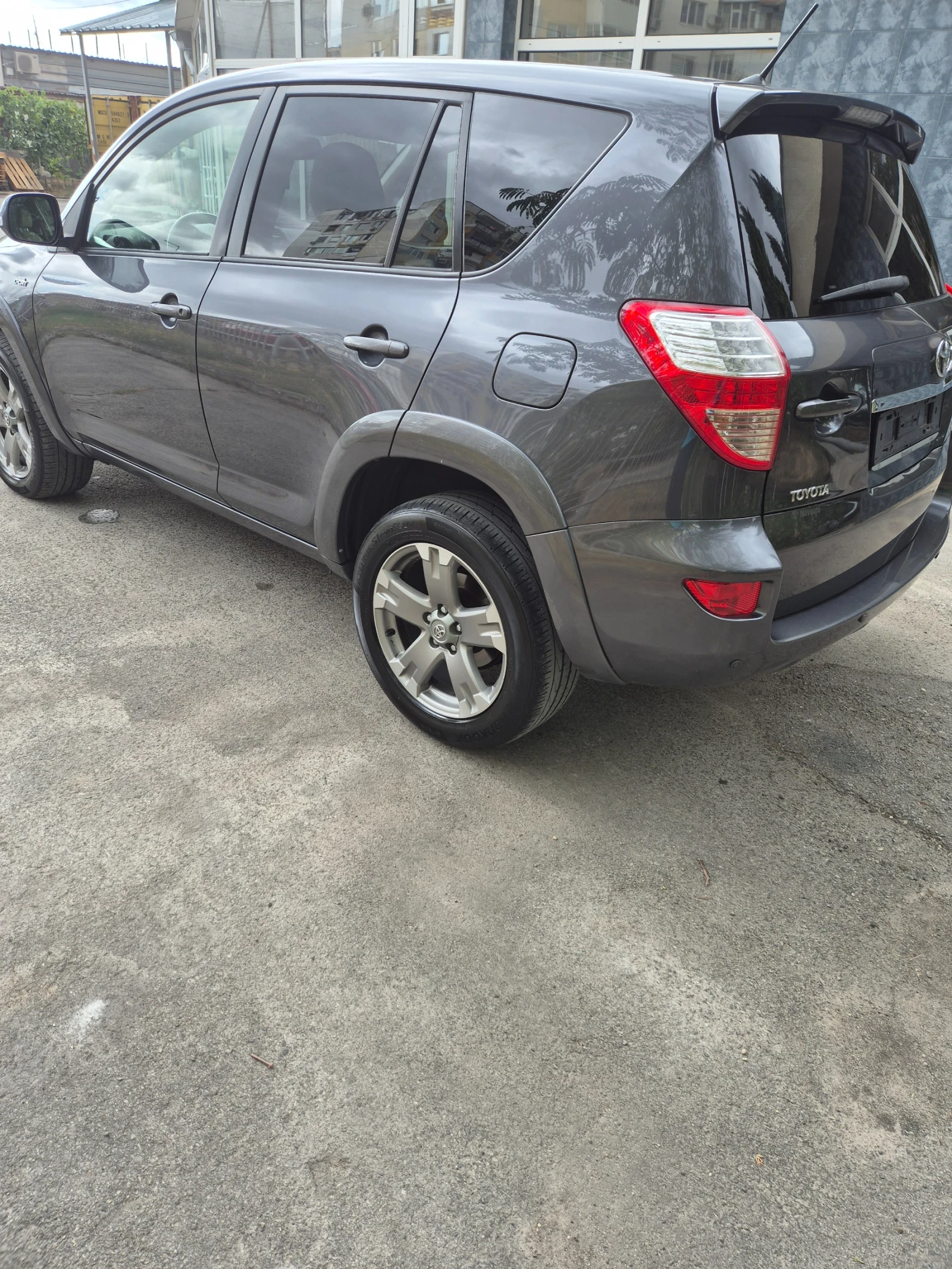 Toyota Rav4 2.2 куб 4?4 150 КС Перфектен джип - изображение 6 | Auto.bg Toyota Rav4 2.2 куб 4?4 150 КС Перфектен джип - изображение 6