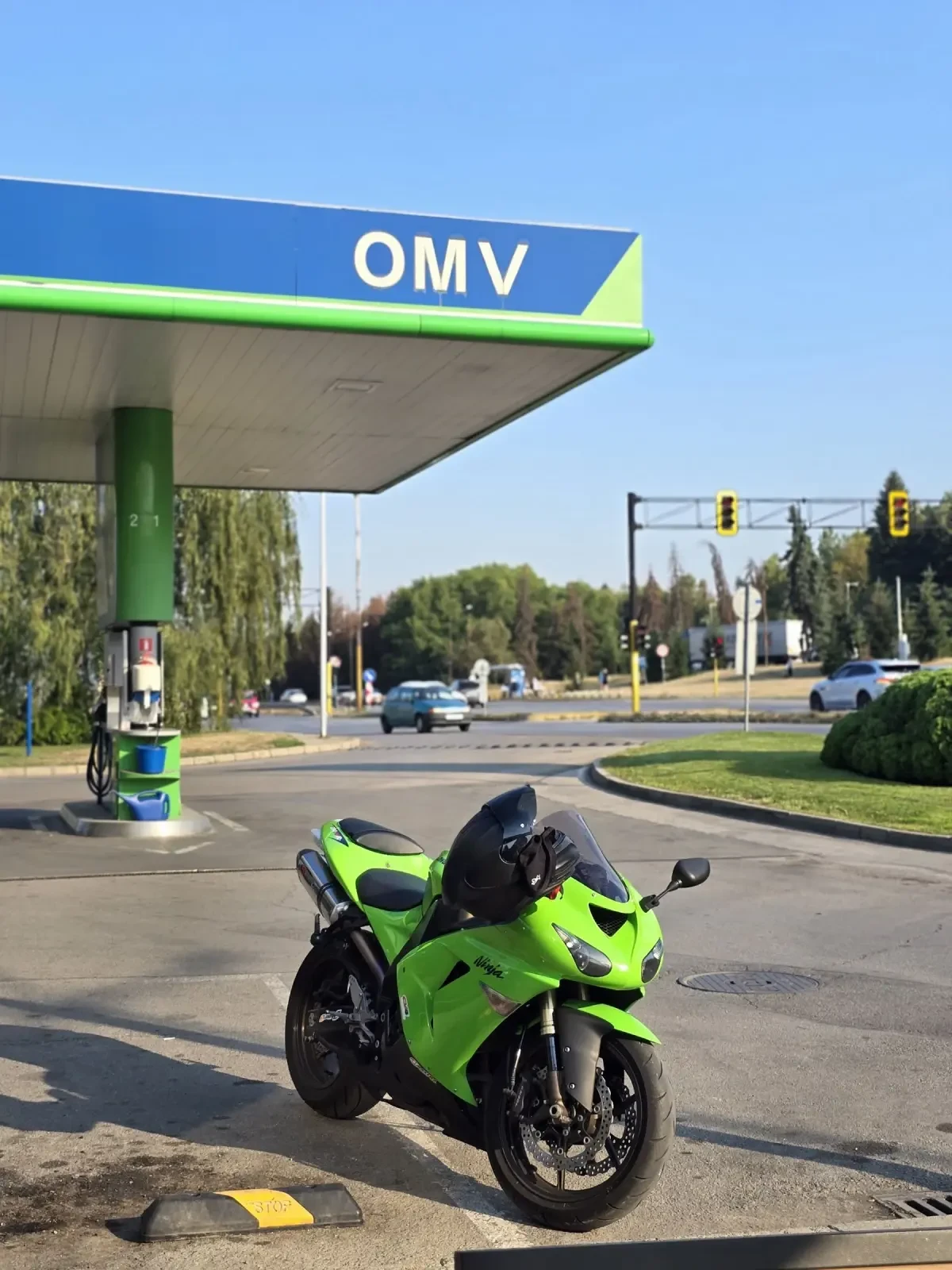 Kawasaki Zxr Kawasaki ZX-10R - 2006 г. / 1000 cc/ 175 к.с. - изображение 2 | Auto.bg Kawasaki Zxr Kawasaki ZX-10R - 2006 г. / 1000 cc/ 175 к.с. - изображение 2