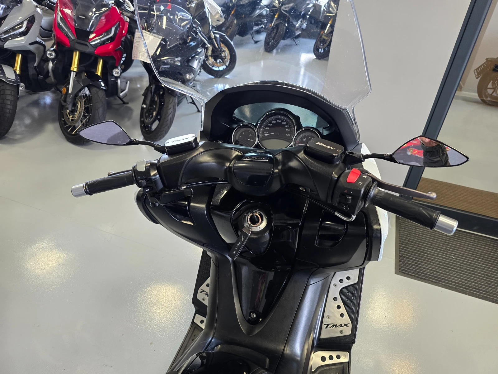 Yamaha T-max 500ie, Akrapovic! - изображение 9 | Auto.bg Yamaha T-max 500ie, Akrapovic! - изображение 9
