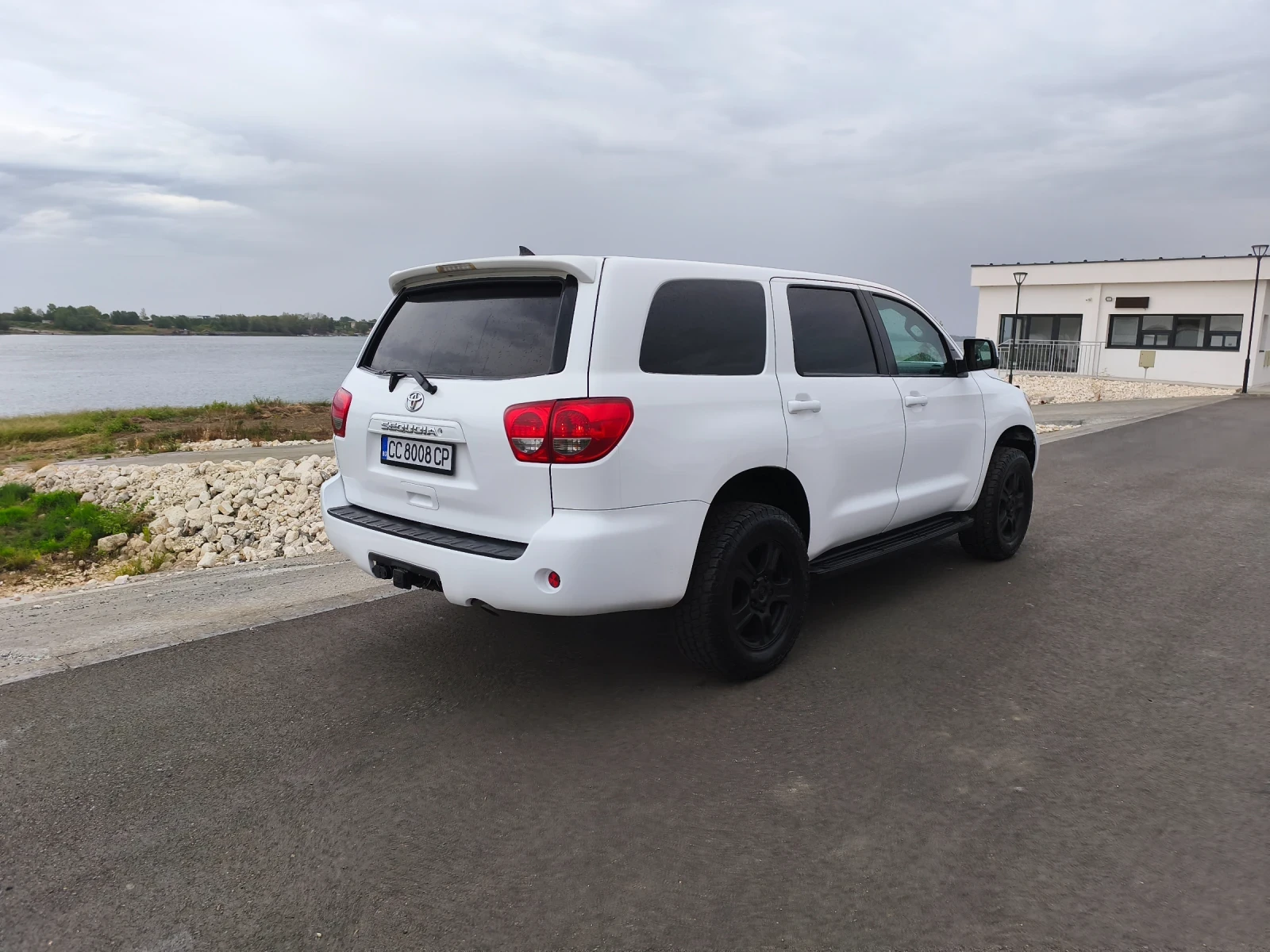 Toyota Sequoia нов внос, наличен в България. За ценители на мара. - изображение 3 | Auto.bg Toyota Sequoia нов внос, наличен в България. За ценители на мара. - изображение 3