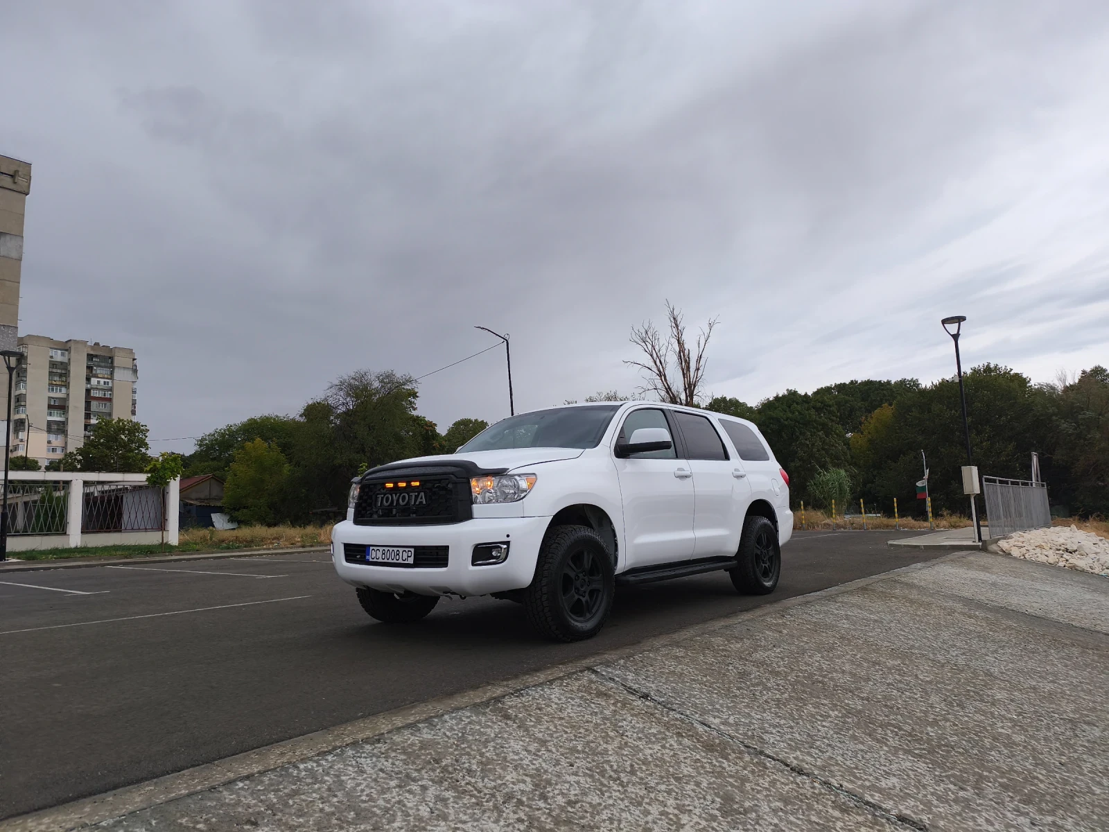 Toyota Sequoia нов внос, наличен в България. За ценители на мара. - изображение 7 | Auto.bg Toyota Sequoia нов внос, наличен в България. За ценители на мара. - изображение 7