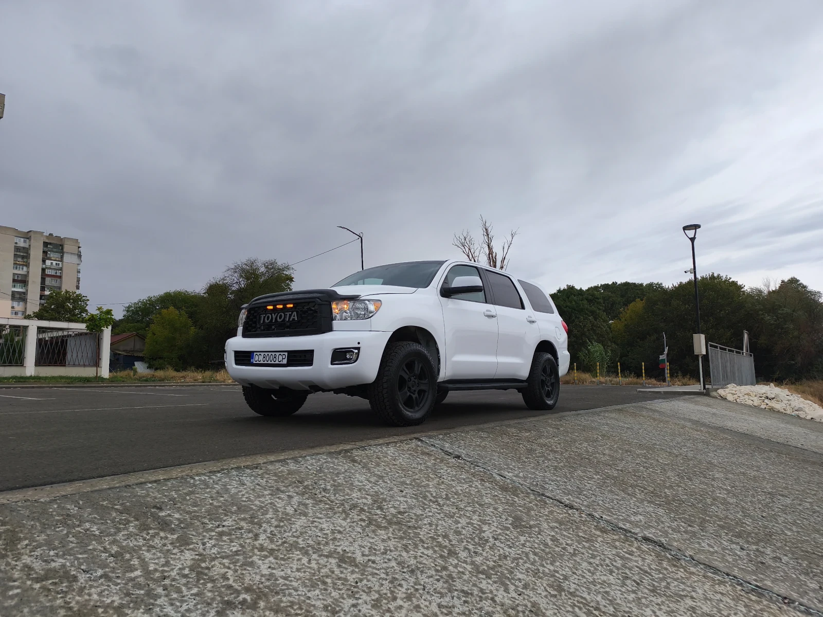 Toyota Sequoia нов внос, наличен в България. За ценители на мара. - изображение 8 | Auto.bg Toyota Sequoia нов внос, наличен в България. За ценители на мара. - изображение 8