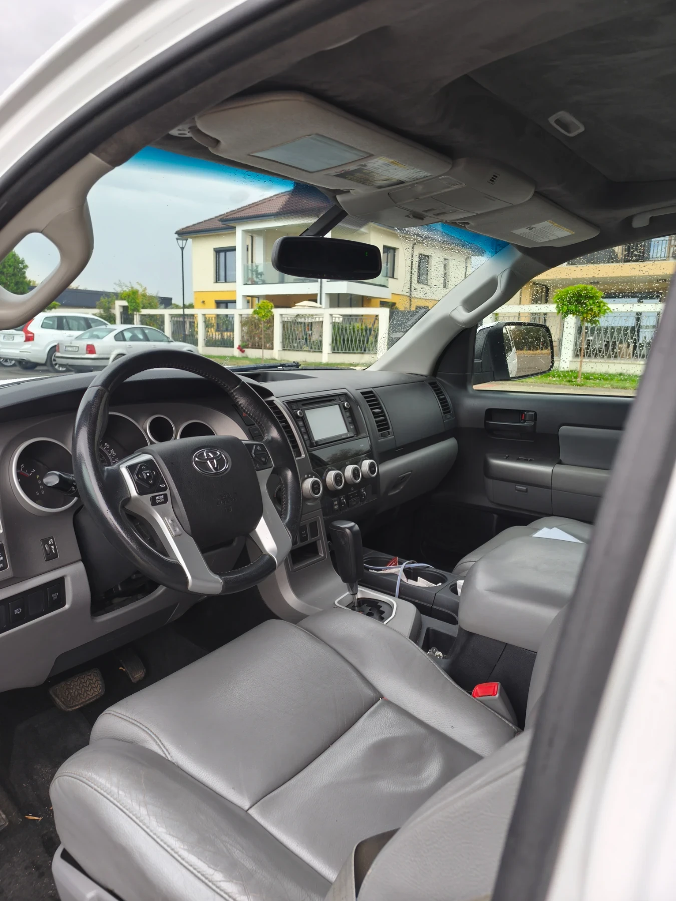 Toyota Sequoia нов внос, наличен в България. За ценители на мара. - изображение 9 | Auto.bg Toyota Sequoia нов внос, наличен в България. За ценители на мара. - изображение 9