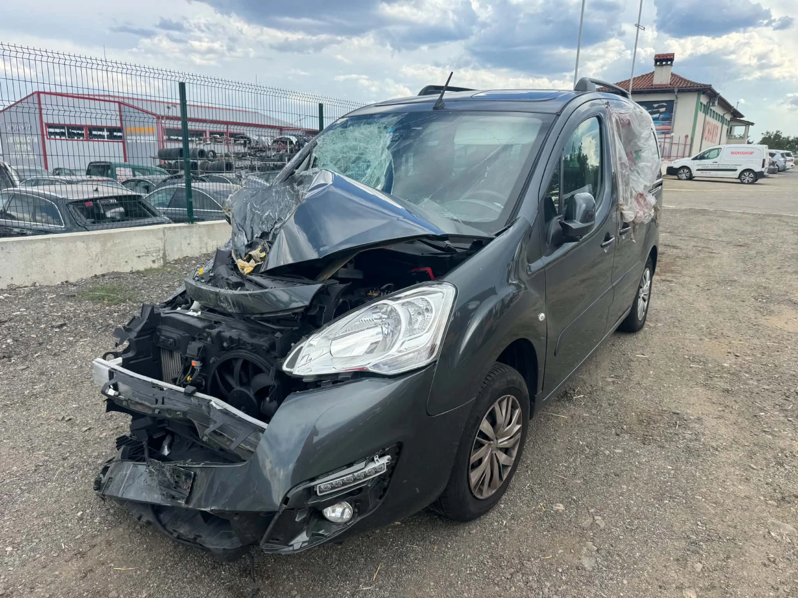 Peugeot Partner 1.6 HDI | Auto.bg — изображение 1 Peugeot Partner 1.6 HDI | Auto.bg — изображение 1