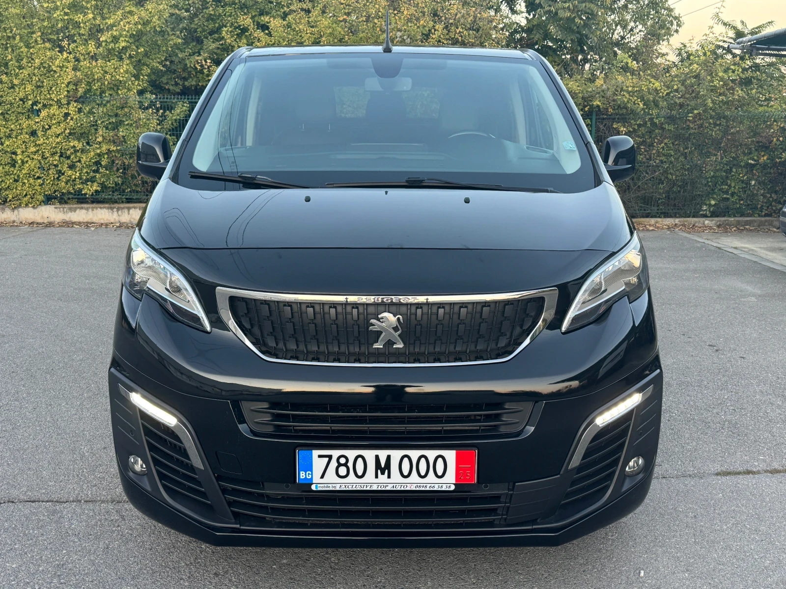Peugeot Expert Traveller/Premium Pack 2.0 BlueHDI 180 p.s./ Long - изображение 3 | Auto.bg Peugeot Expert Traveller/Premium Pack 2.0 BlueHDI 180 p.s./ Long - изображение 3