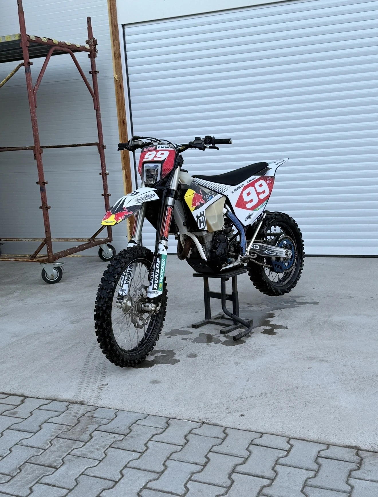 Husqvarna FE undefined | Auto.bg — изображение 1 Husqvarna FE undefined | Auto.bg — изображение 1