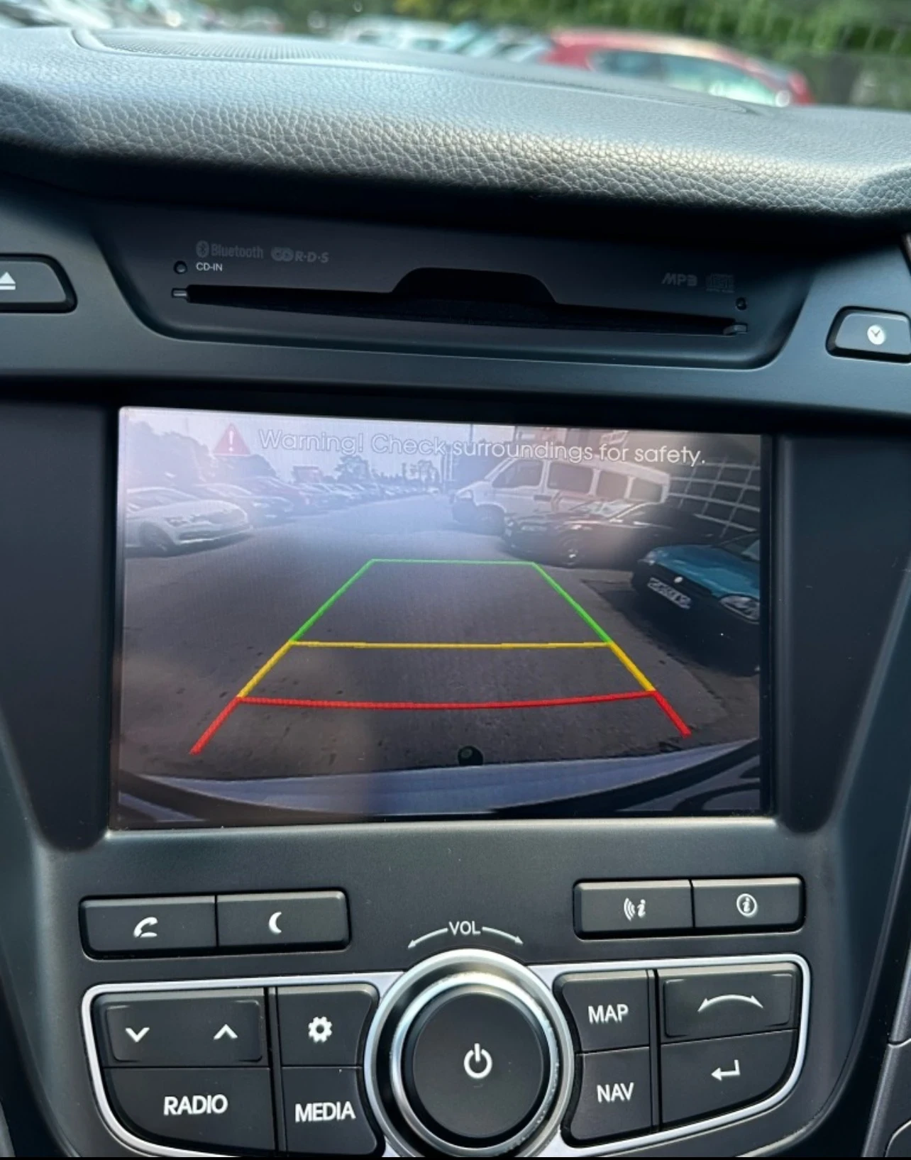 Hyundai Santa fe Ударена, но в движение, само външни щети - изображение 7 | Auto.bg Hyundai Santa fe Ударена, но в движение, само външни щети - изображение 7