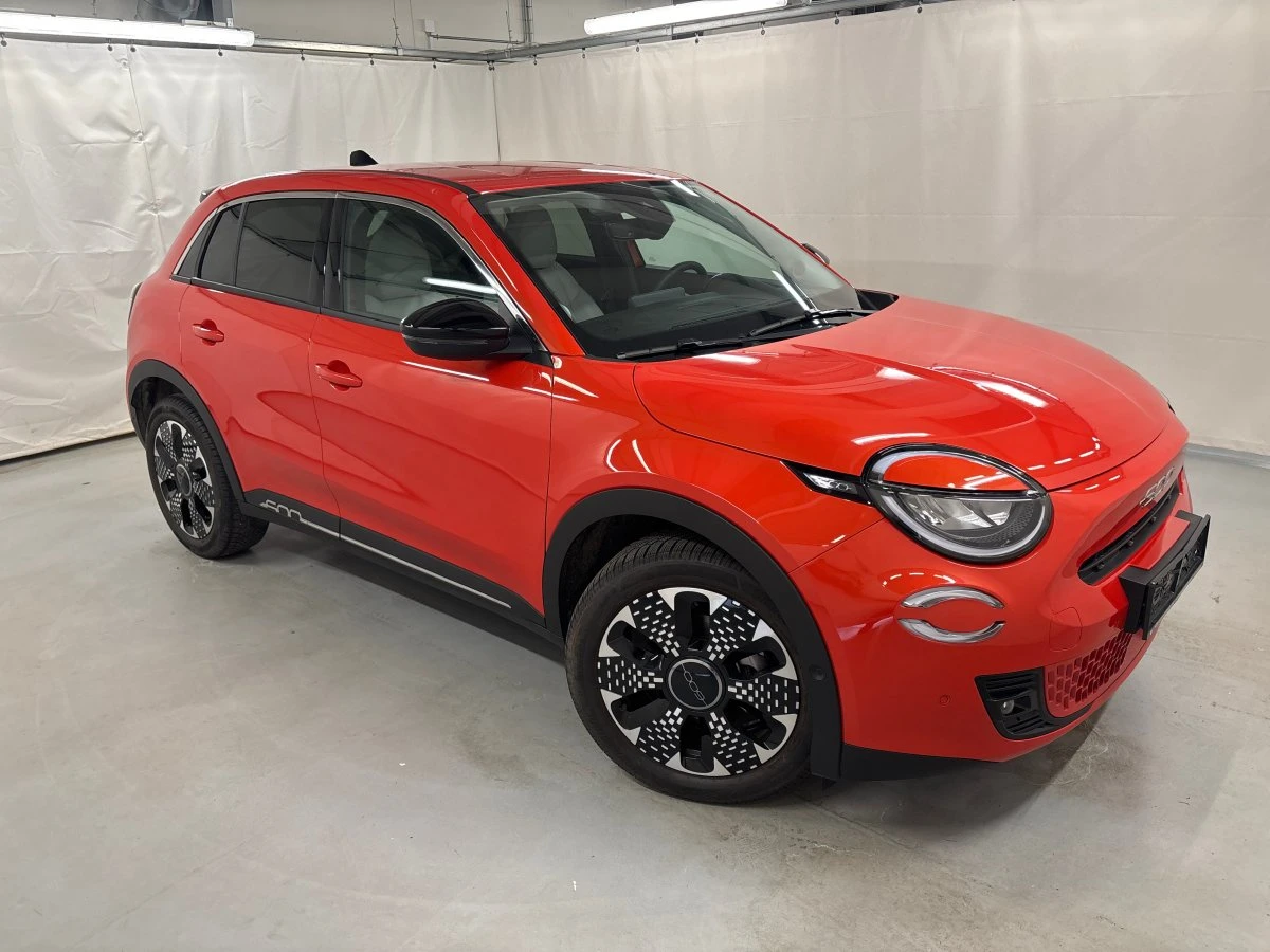 Fiat 600e La Prima 1450 км CCS 54kWh | Auto.bg — изображение 1 Fiat 600e La Prima 1450 км CCS 54kWh | Auto.bg — изображение 1