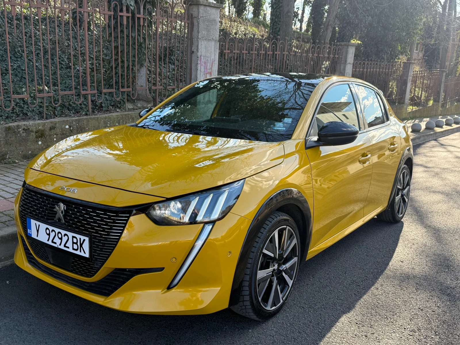 Peugeot 208 GT-Line/1.2i /Automat | Auto.bg — изображение 1 Peugeot 208 GT-Line/1.2i /Automat | Auto.bg — изображение 1