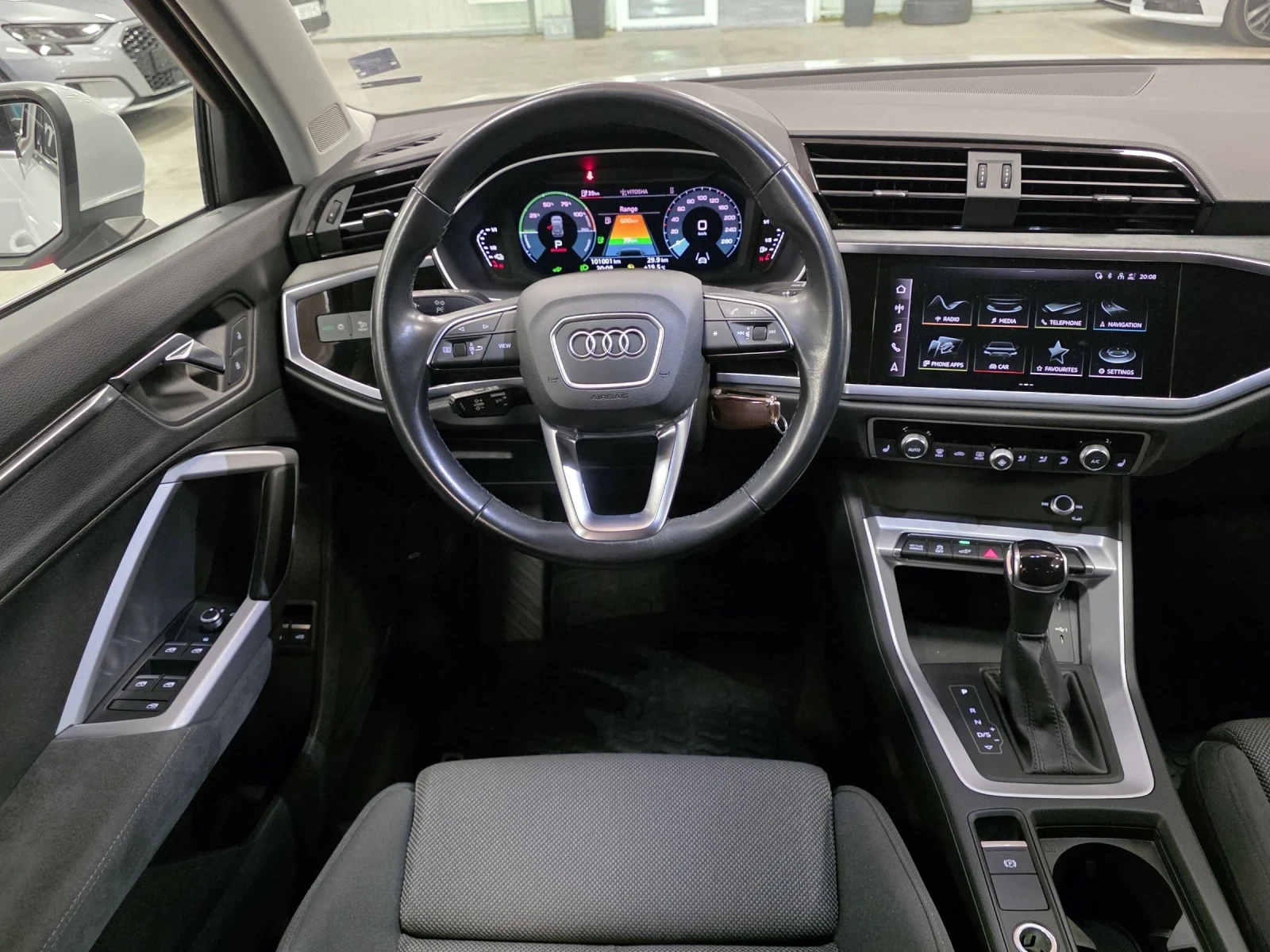 Audi Q3 45 TFSIe | 245кс | Plug-in Hybrid  - изображение 10 | Auto.bg Audi Q3 45 TFSIe | 245кс | Plug-in Hybrid  - изображение 10