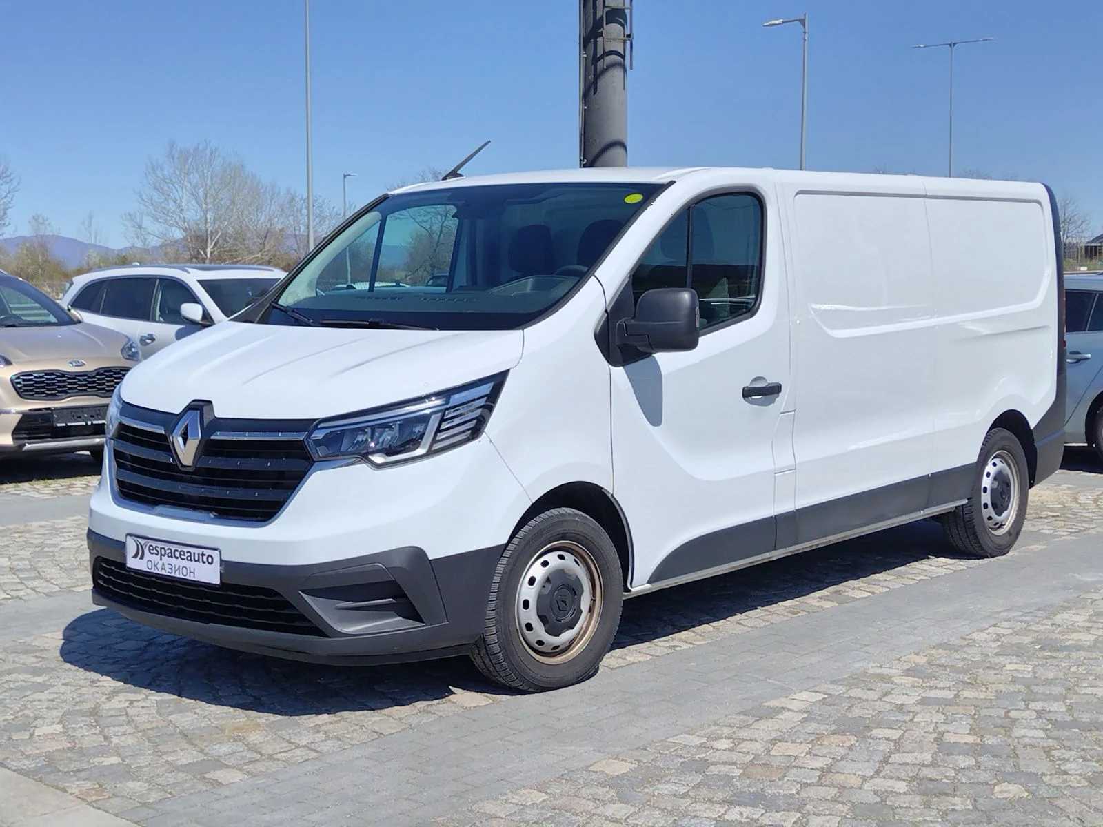 Renault Trafic 2, 0dCi/110к.с. L2H1 | Auto.bg — изображение 1 Renault Trafic 2, 0dCi/110к.с. L2H1 | Auto.bg — изображение 1