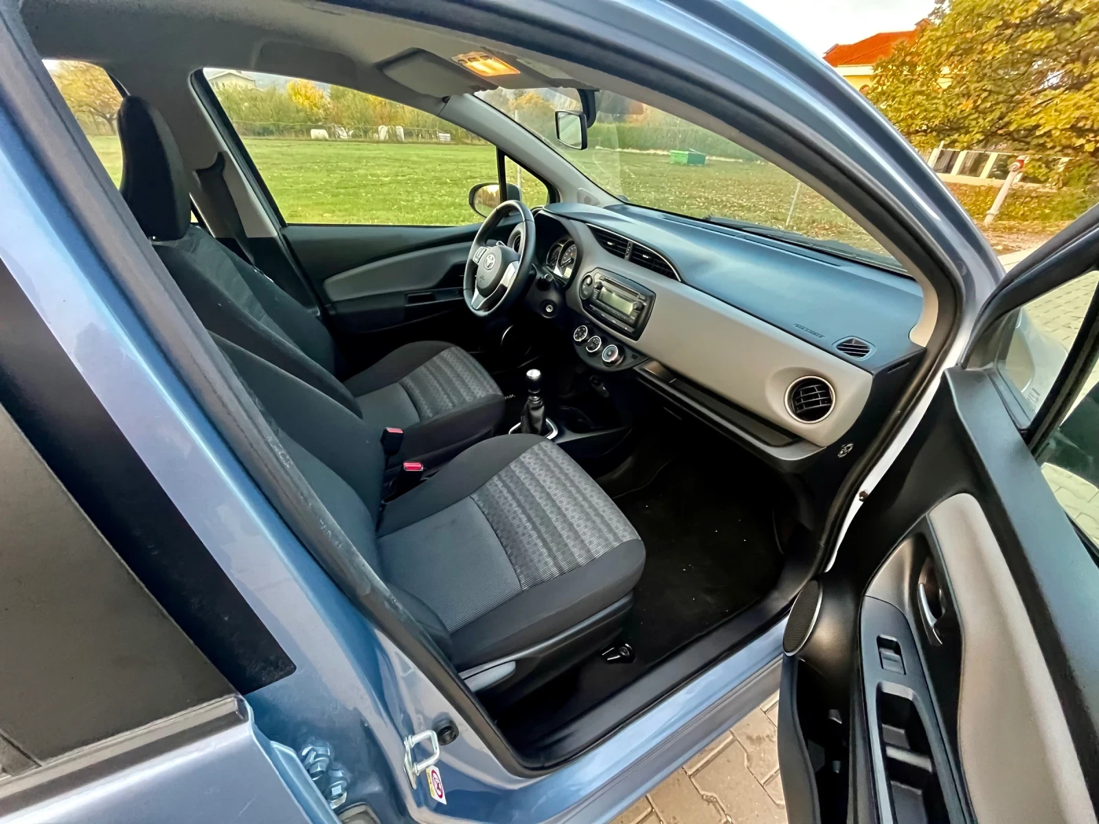 Toyota Yaris 1.33 бензин/6 ск. - изображение 10 | Auto.bg Toyota Yaris 1.33 бензин/6 ск. - изображение 10
