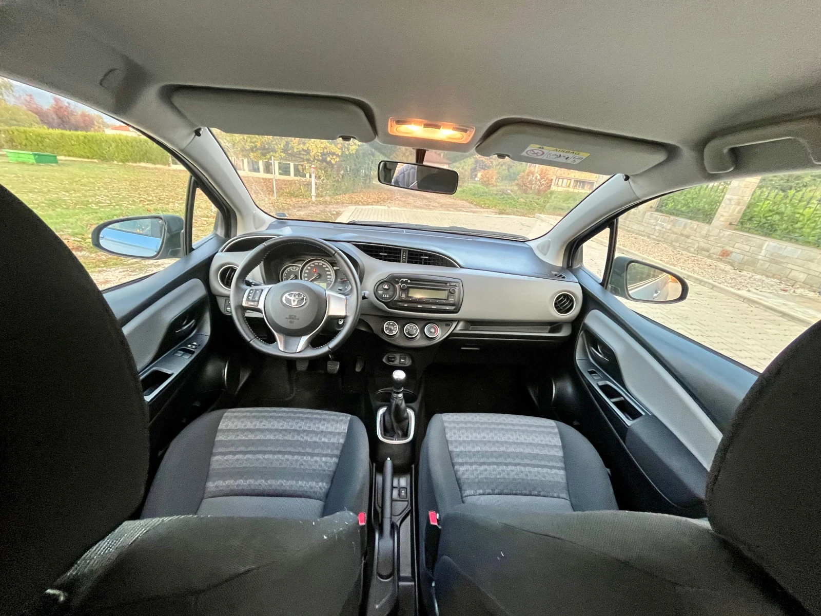 Toyota Yaris 1.33 бензин/6 ск. - изображение 7 | Auto.bg Toyota Yaris 1.33 бензин/6 ск. - изображение 7