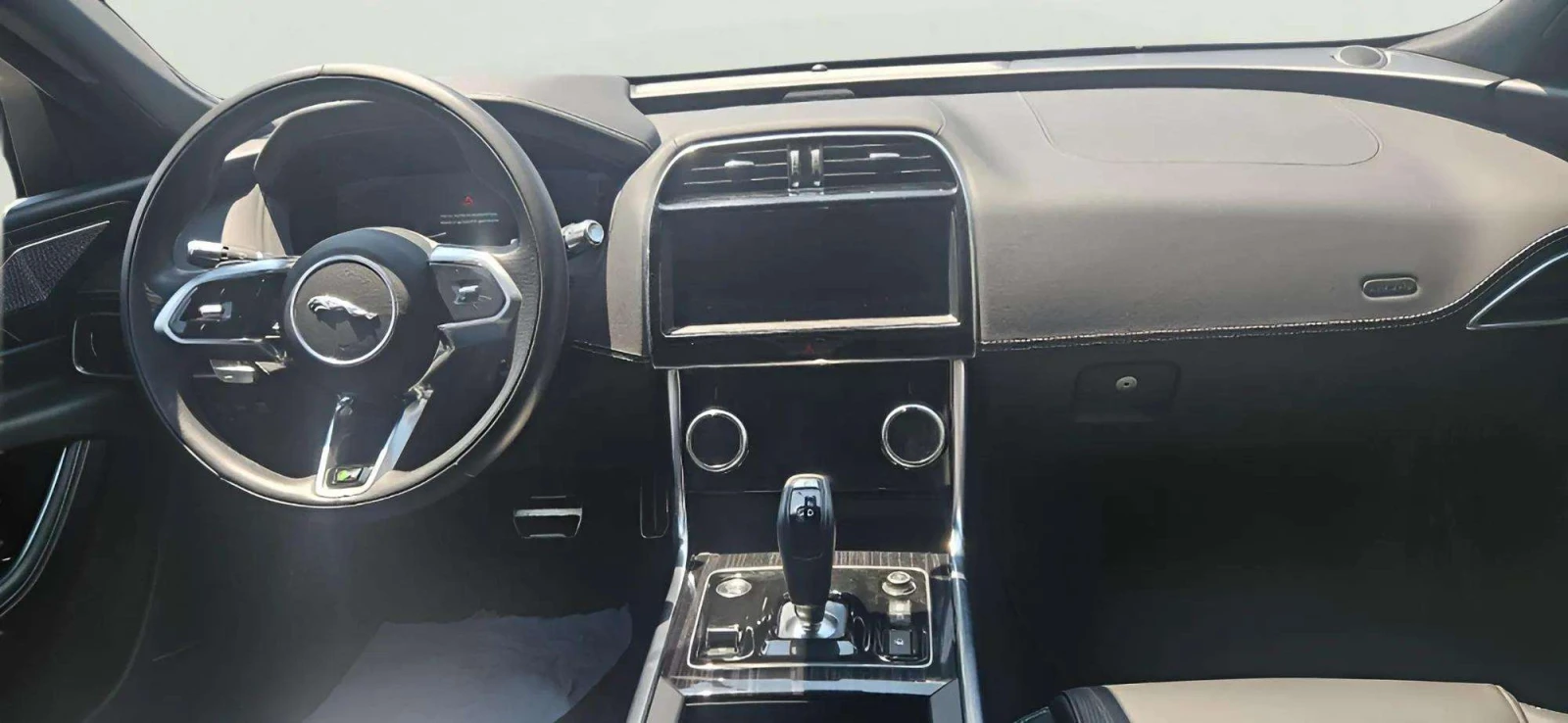 Jaguar XE 2.0P - изображение 9 | Auto.bg Jaguar XE 2.0P - изображение 9