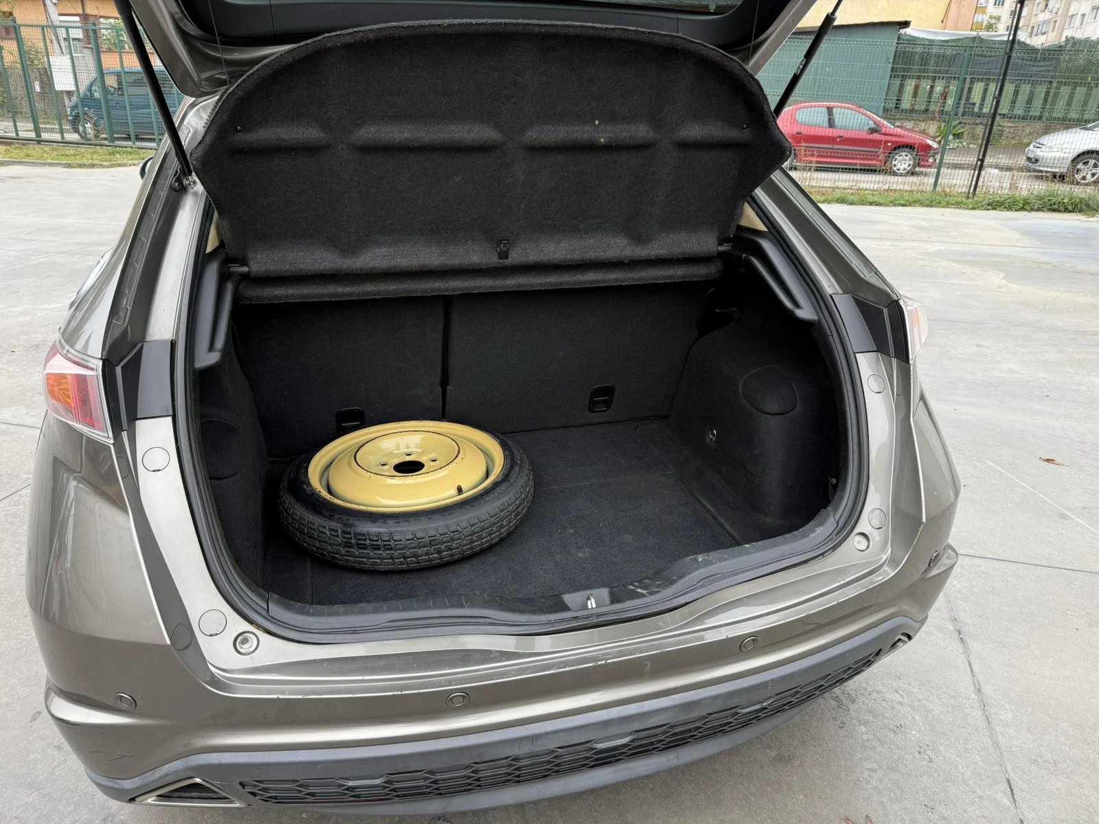 Honda Civic 1.8 I-VTEC- I-SHIFT - изображение 7 | Auto.bg Honda Civic 1.8 I-VTEC- I-SHIFT - изображение 7