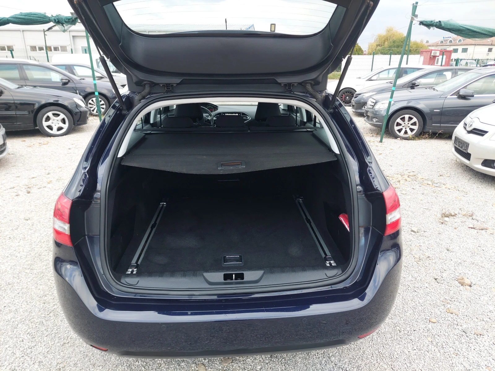 Peugeot 308 1, 6 Blue-HDI FAP "Business-Line" - изображение 9 | Auto.bg Peugeot 308 1, 6 Blue-HDI FAP "Business-Line" - изображение 9