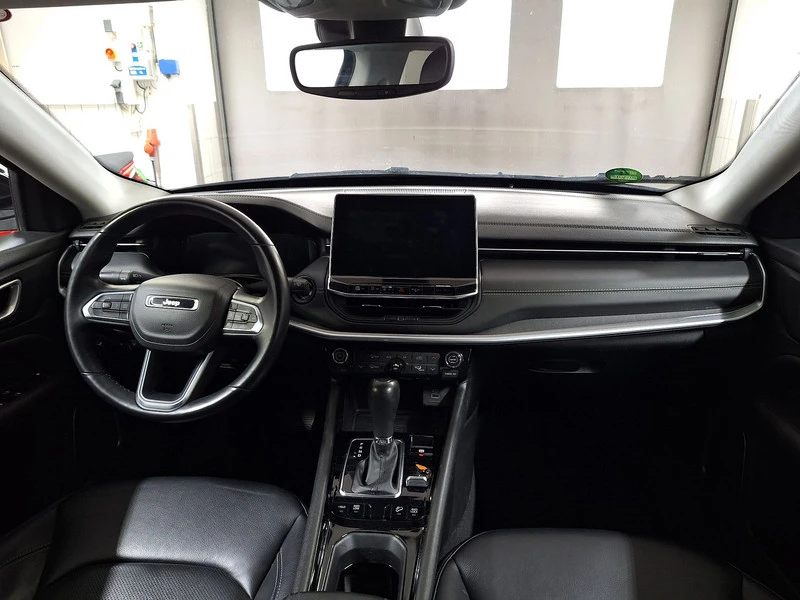 Jeep Compass 1.3 T4 4xe PLUG-IN HYBRID "S" 241 коня - изображение 7 | Auto.bg Jeep Compass 1.3 T4 4xe PLUG-IN HYBRID "S" 241 коня - изображение 7