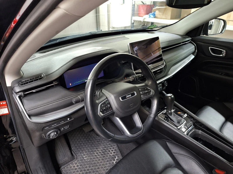 Jeep Compass 1.3 T4 4xe PLUG-IN HYBRID "S" 241 коня - изображение 6 | Auto.bg Jeep Compass 1.3 T4 4xe PLUG-IN HYBRID "S" 241 коня - изображение 6