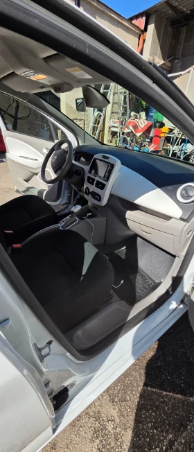 Renault Zoe ZOE LIFE 40 - 10888 € - 28620904 5 | Car24.bg Renault Zoe ZOE LIFE 40 - 10888 € - 28620904 5