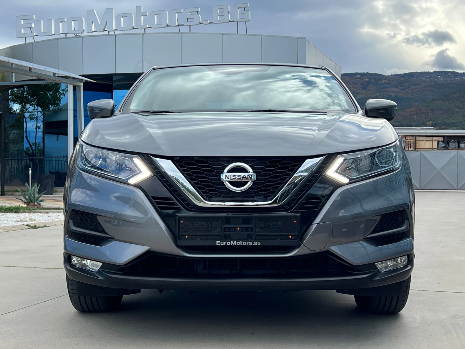 Nissan Qashqai 1.5DCI, ПЪЛНА СЕРВ. ИСТОРИЯ+ ФАКТУРИ-КАТО НОВ!!! - изображение 2 | Auto.bg Nissan Qashqai 1.5DCI, ПЪЛНА СЕРВ. ИСТОРИЯ+ ФАКТУРИ-КАТО НОВ!!! - изображение 2