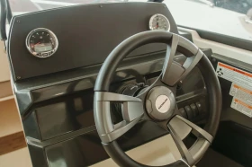 Моторна яхта Quicksilver 605 Bowrider | Auto.bg — изображение 7 Моторна яхта Quicksilver 605 Bowrider | Auto.bg — изображение 7