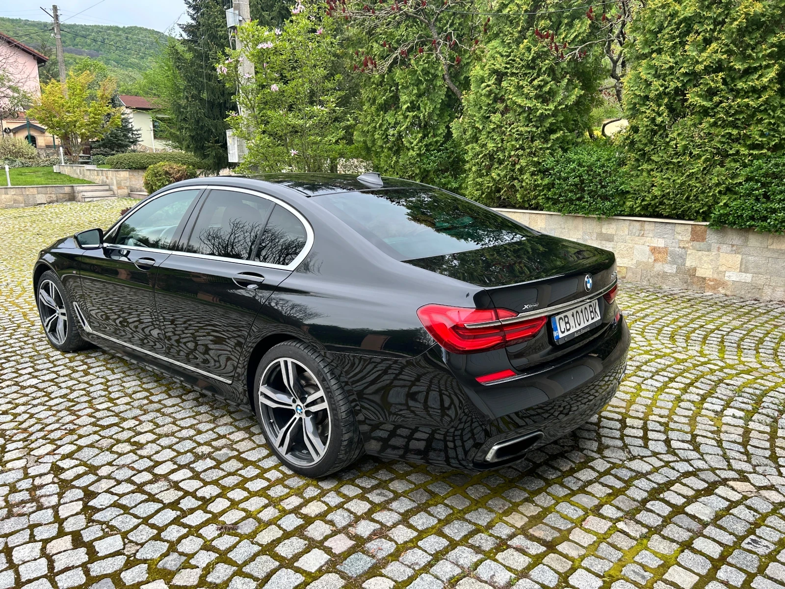 BMW 740 XD, MSPORT, LASER, СМЕНЕНИ ВЕРИГИ, 1ВИ СОБСТВЕНИК - изображение 3 | Auto.bg BMW 740 XD, MSPORT, LASER, СМЕНЕНИ ВЕРИГИ, 1ВИ СОБСТВЕНИК - изображение 3