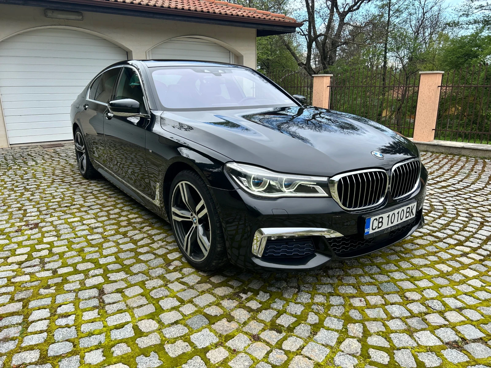 BMW 740 XD, MSPORT, LASER, СМЕНЕНИ ВЕРИГИ, 1ВИ СОБСТВЕНИК - изображение 4 | Auto.bg BMW 740 XD, MSPORT, LASER, СМЕНЕНИ ВЕРИГИ, 1ВИ СОБСТВЕНИК - изображение 4