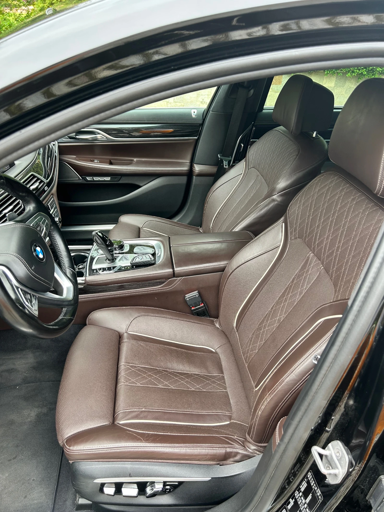 BMW 740 XD, MSPORT, LASER, СМЕНЕНИ ВЕРИГИ, 1ВИ СОБСТВЕНИК - изображение 6 | Auto.bg BMW 740 XD, MSPORT, LASER, СМЕНЕНИ ВЕРИГИ, 1ВИ СОБСТВЕНИК - изображение 6