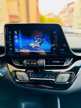 Toyota C-HR 1.8 Hybrid в официална гаранция | Mobile.bg — малка снимка 12