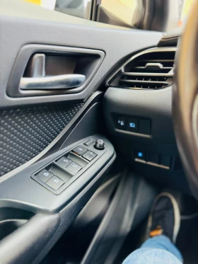 Toyota C-HR 1.8 Hybrid в официална гаранция | Mobile.bg — малка снимка 13