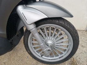 Piaggio Beverly 300 i | Auto.bg — изображение 6 Piaggio Beverly 300 i | Auto.bg — изображение 6