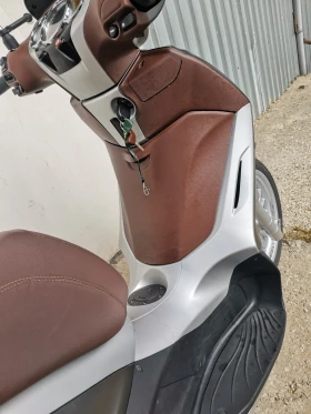 Piaggio Beverly 300 i | Auto.bg — изображение 5 Piaggio Beverly 300 i | Auto.bg — изображение 5